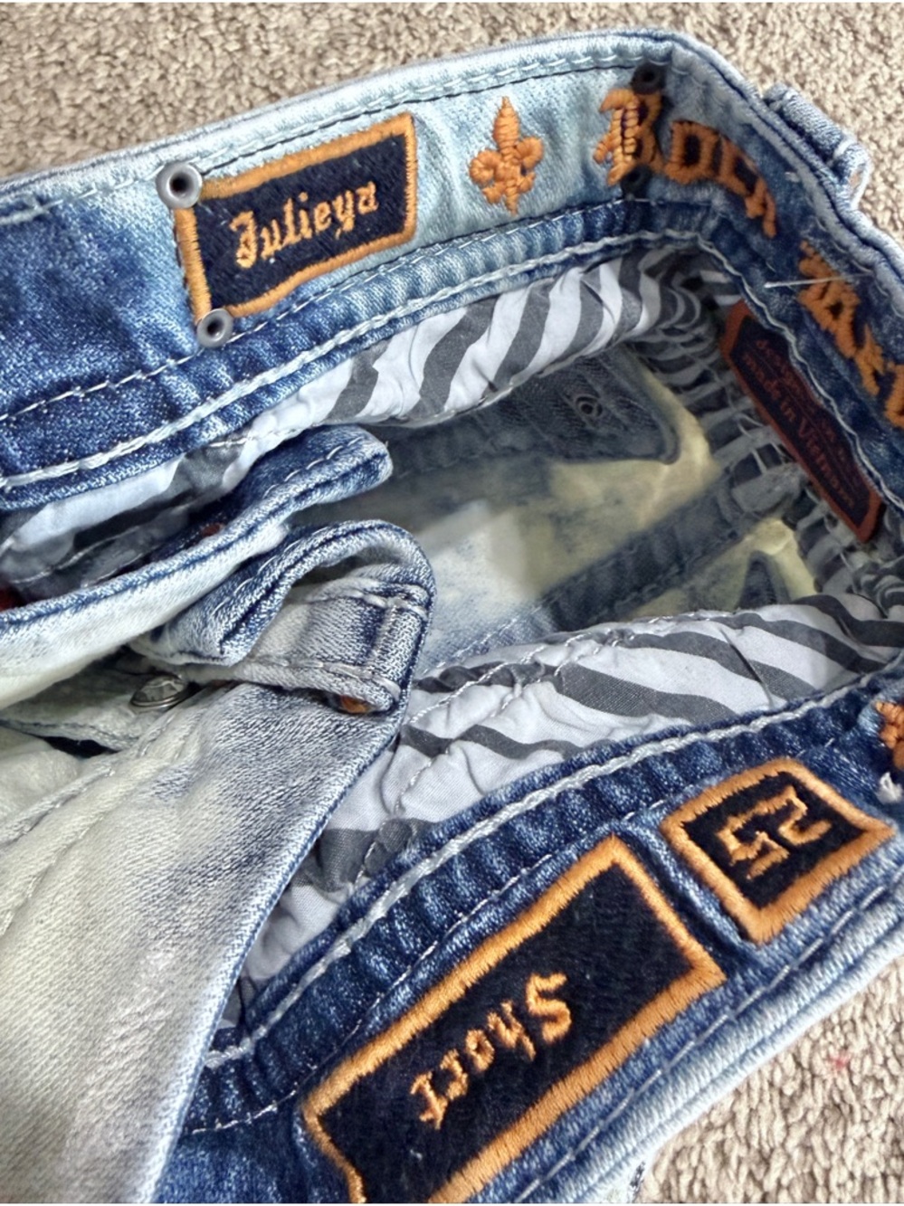 Rock Revival Womens Shorts size 25 Julieya Light Blue Denim Jean Rhinestones - Picture 3 of 8